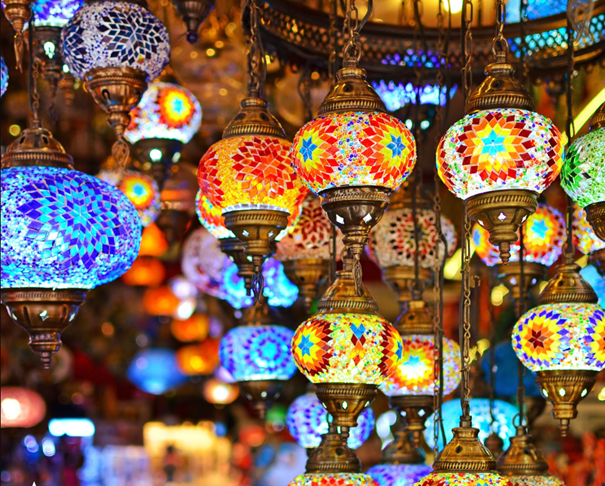 el feneri, iç mekan, renkler, hafif içeren bir resim
Yapay zeka tarafından oluşturulmuş içerik yanlış olabilir.