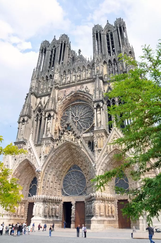 Los mejores lugares para visitar mientras compras en Reims