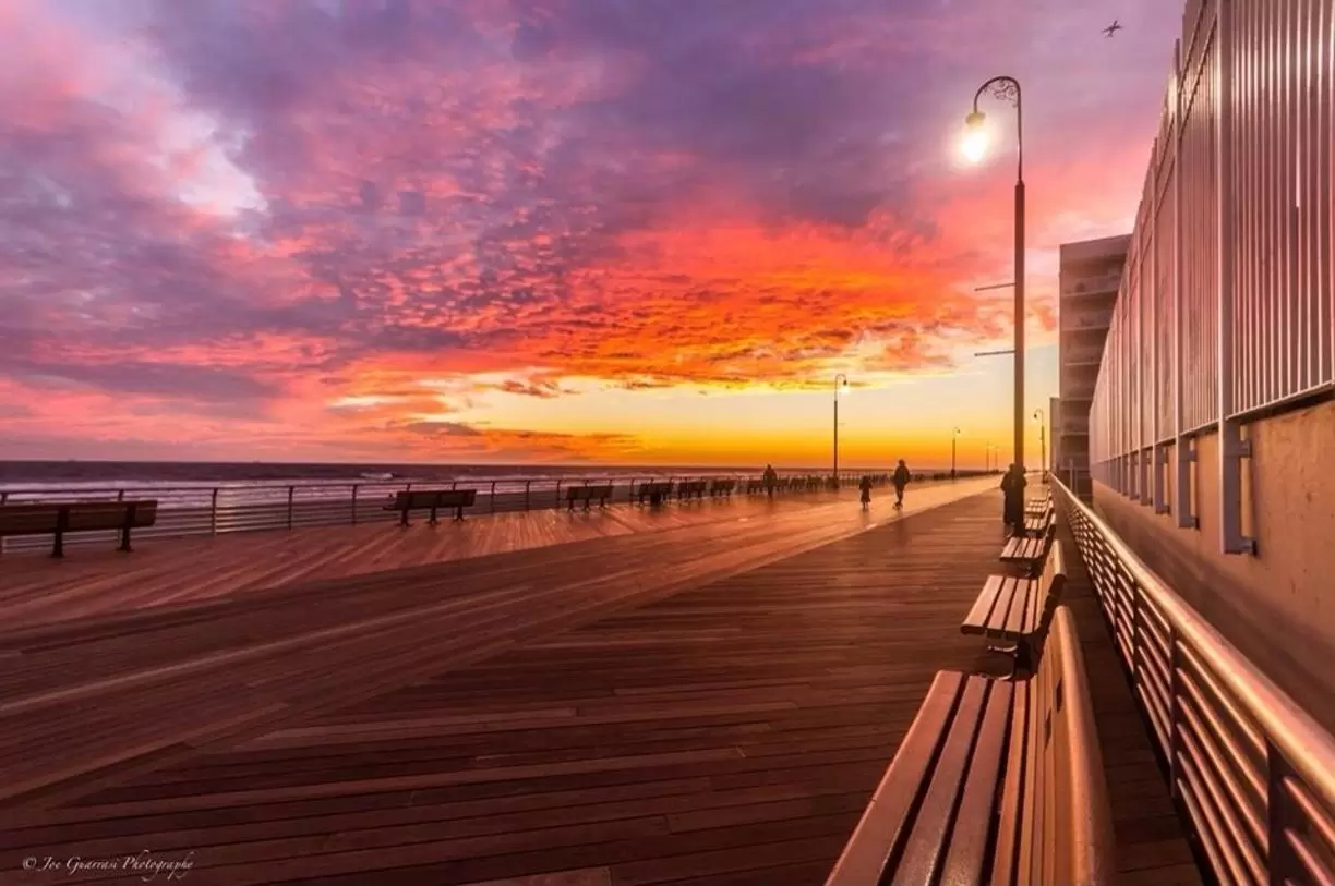 Есть слово закат. Лонг Бич закат. Лонг Айленд. Sunset long Island. Два друга на берегу Лонг Айленда.